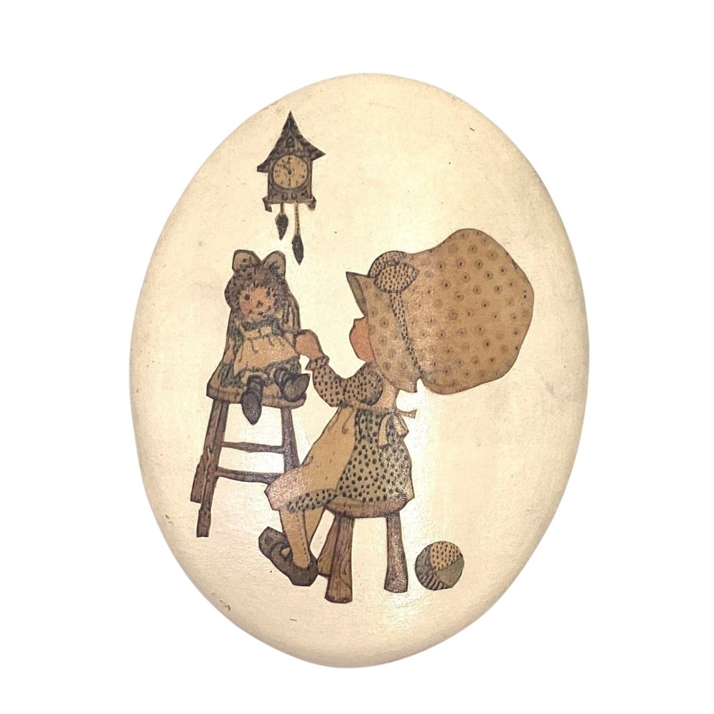 Vintage Holly Hobbie Chalkware Medallion Wall Art
